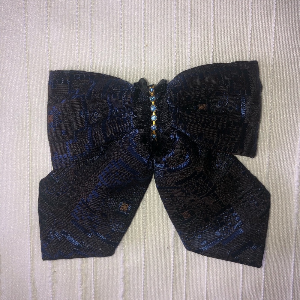Beautiful bow tie brooch